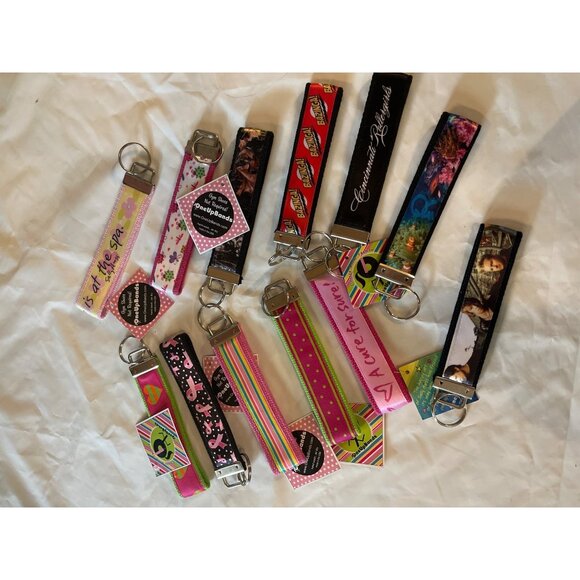 Keychain Wristlets Metal keyring Keychain Lot 12 Fabric Designs & Patterns New - Picture 2 of 3
